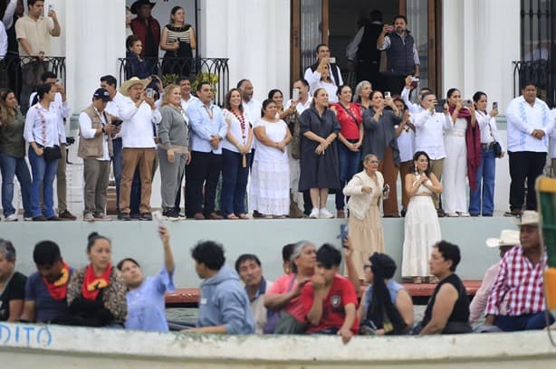 Fiestas de Tlacotalpan 2025; realizan el paseo de la Virgen de La Candelaria por el río Papaloapan