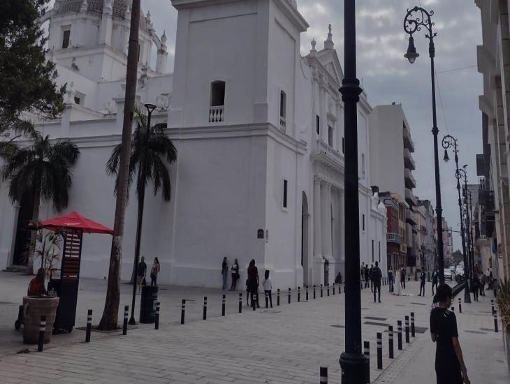 Días festivo mantiene con pocos caminantes las calles de Veracruz