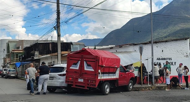 Choque entre camionetas en Ciudad Mendoza deja a un joven lesionado