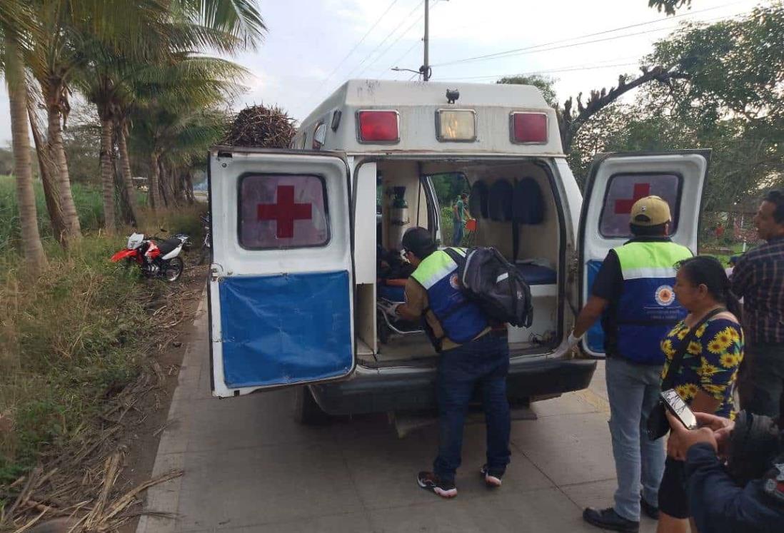 Sufre accidente en su moto en Carlos A. Carrillo; está grave en el hospital