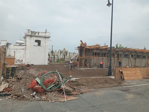 Artesanos del malecón de Veracruz esperan volver a sus locales este mes