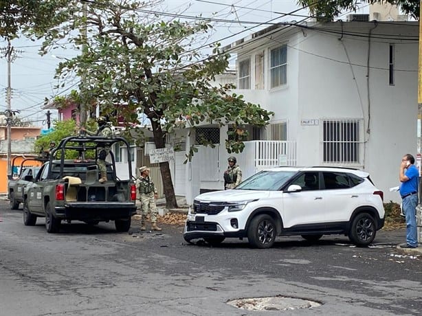 Camioneta se estrella contra patrulla del Ejército en Boca del Río