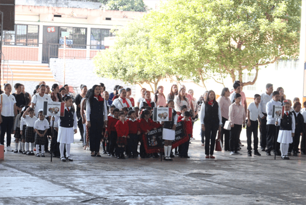 Estudiantes conmemoran aniversario de la Constitución Mexicana en Misantla 