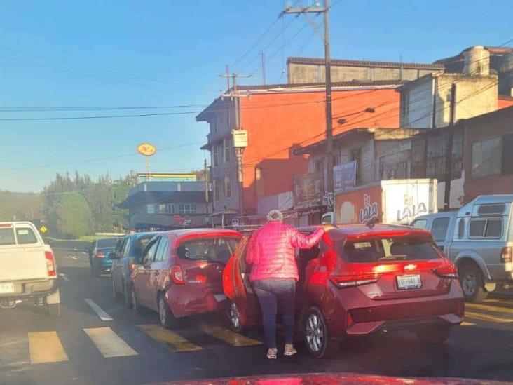 Carambola en Banderilla: cinco vehículos chocan en cadena