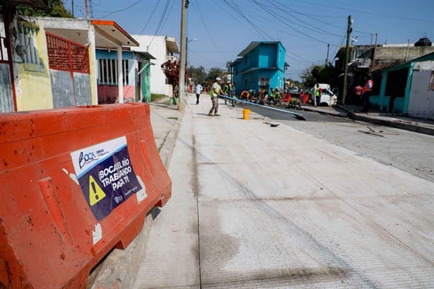 Juan Manuel Unánue supervisa obras de pavimentación en Boca del Río