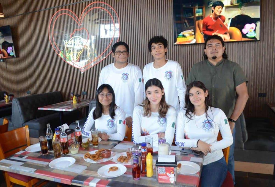 Restaurante festeja a alumnos del CETMAR y reconoce el talento de los veracruzanos