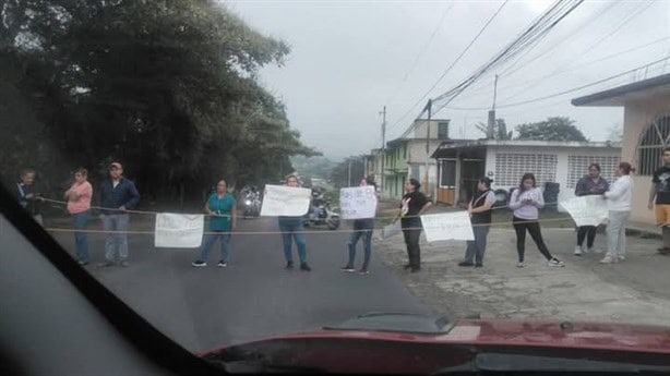 Sin agua en Casa Blanca y colonias circunvecinas de Xalapa; bloquean carretera a Alto Lucero