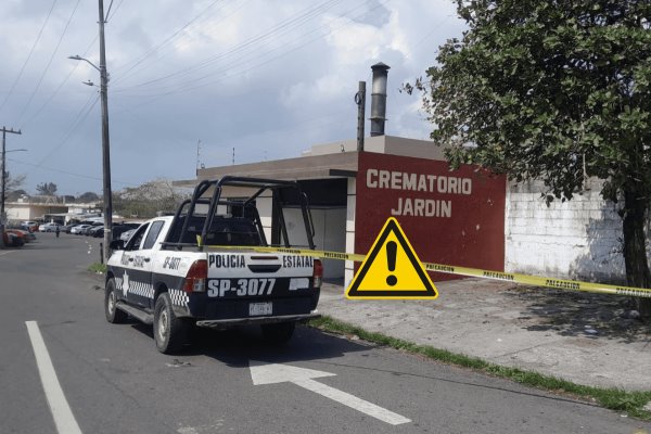 Hallan a hombre sin vida fuera del crematorio del panteón Jardín en Veracruz | VIDEO