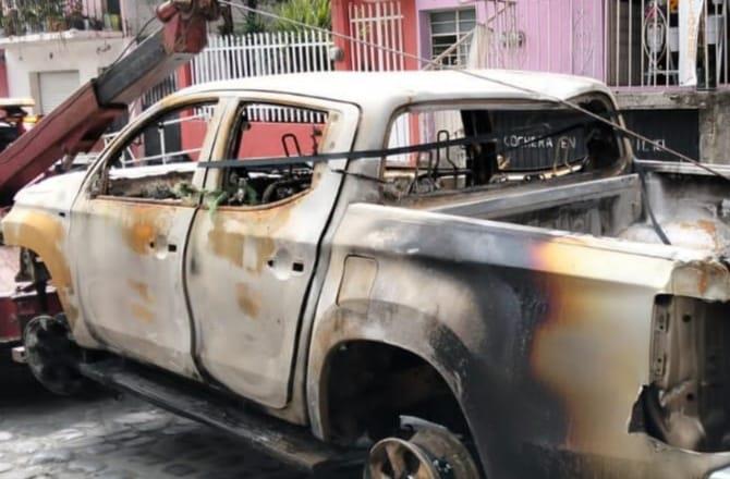 Talamontes incendian camioneta de la FGR en zona centro de Veracruz