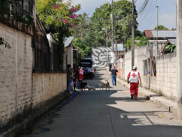 Hombre es abatido tras incendiar su vivienda y atacar a policías en Rafael Delgado (+VIDEO)