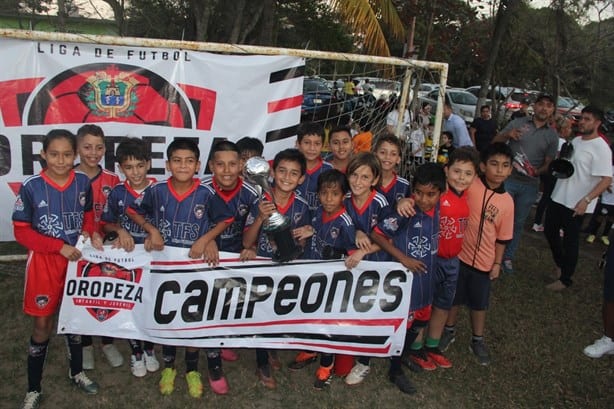 Lluvia de campeones de Copa en Liga Oropeza