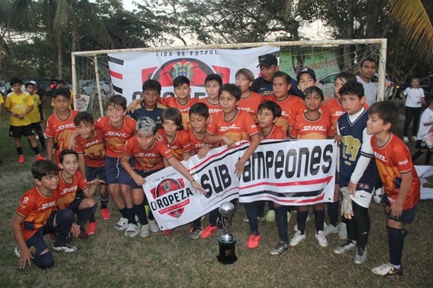 Lluvia de campeones de Copa en Liga Oropeza