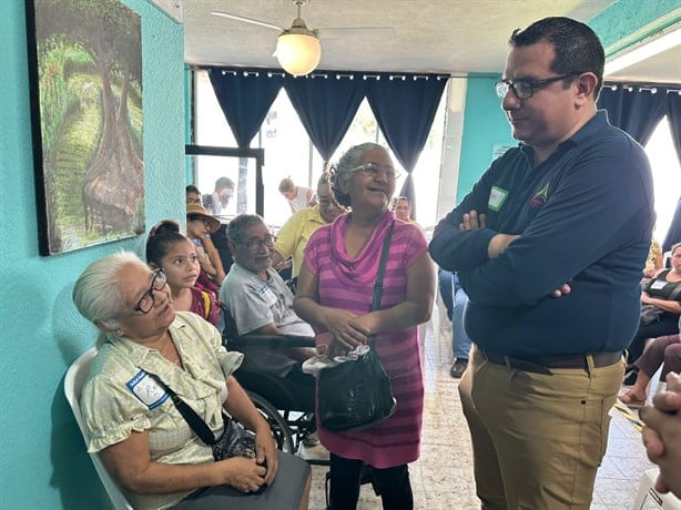 Luego de 20 años, abuelita de Coatzacoalcos volvió a escuchar tras arranque de "escucha con integra | VIDEO