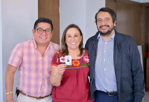Rocío Nahle renueva su afiliación a MORENA