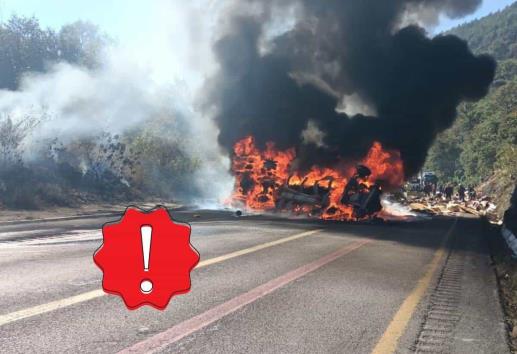 Fatal accidente en la Puebla-Orizaba; trailero muere calcinado
