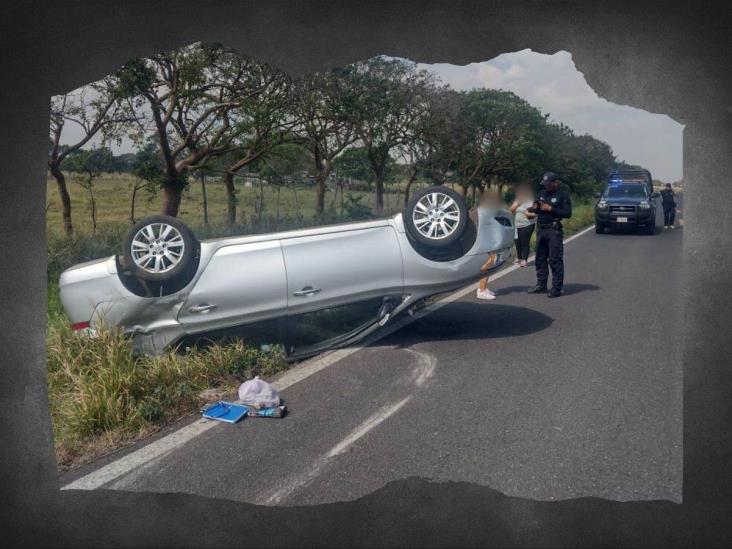 Aparatosa volcadura en la carretera Veracruz-Poza Rica