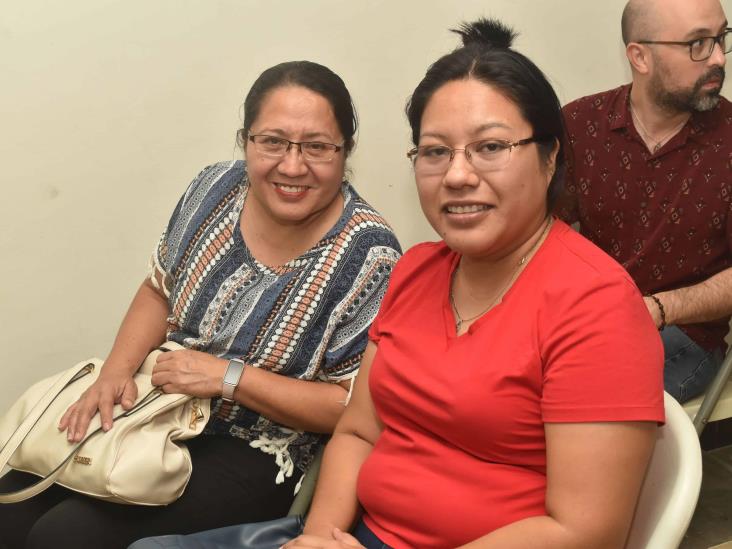 Realizan conferencia ´Persona y Humildad´ en la iglesia de San Pedro y San Pablo