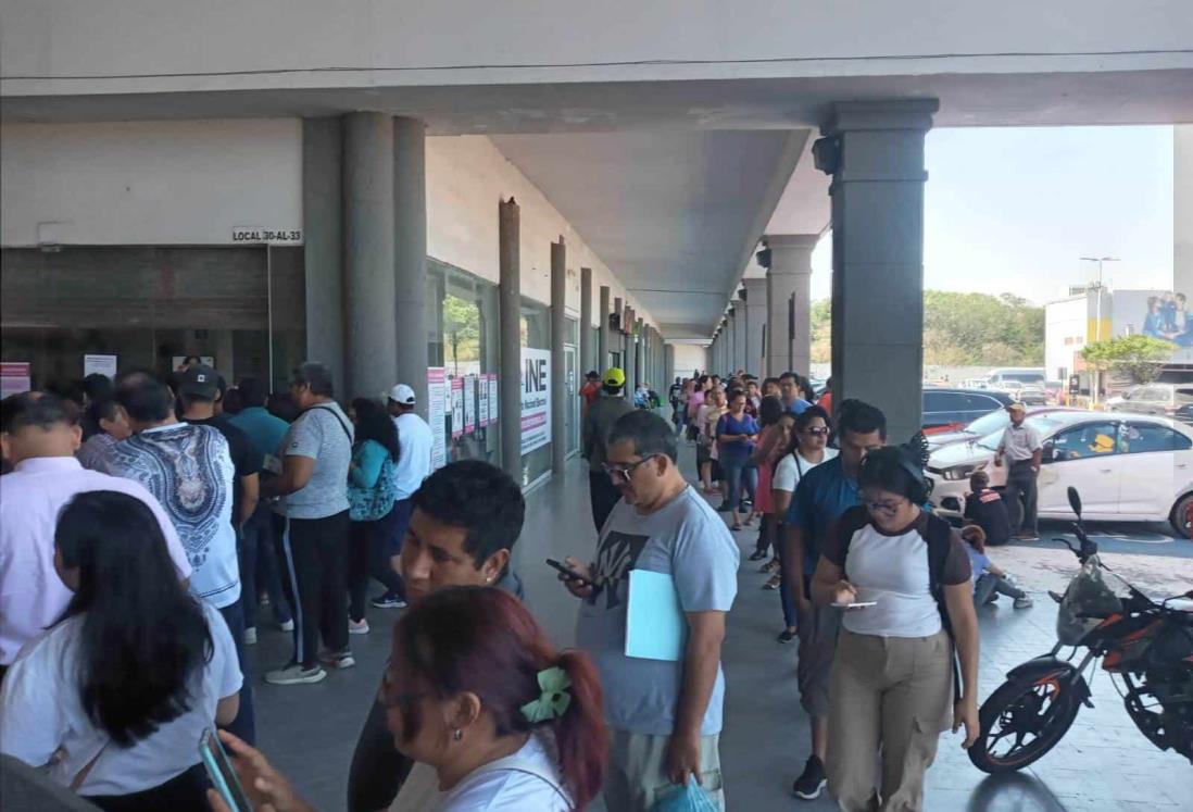 Módulo Distrital 12 del INE en Veracruz registra gran afluencia este domingo