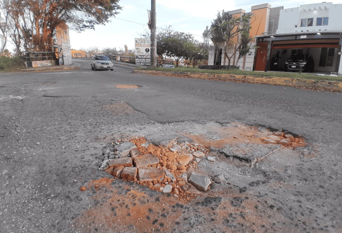 Vecinos del fraccionamiento Las Vegas piden bacheo en Río Papaloapan