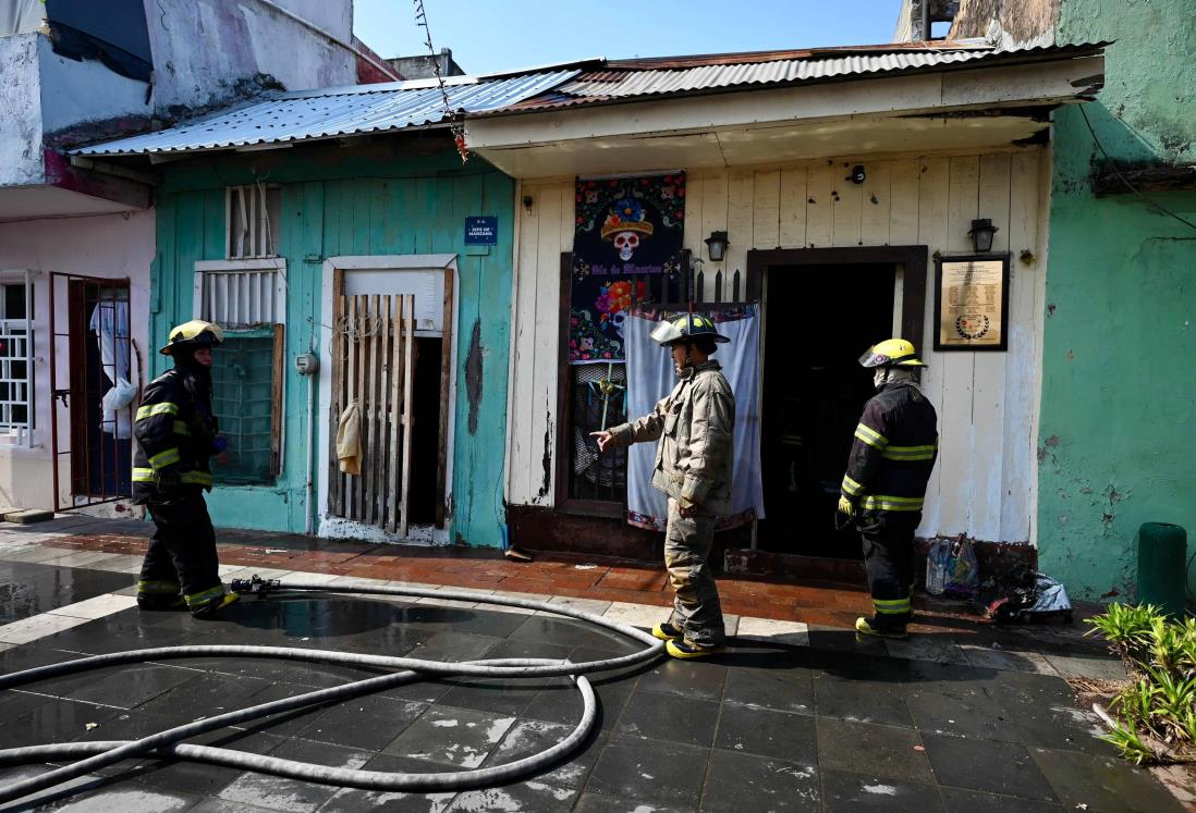 Se incendia vivienda en el Barrio de La Huaca, en Veracruz | VIDEO