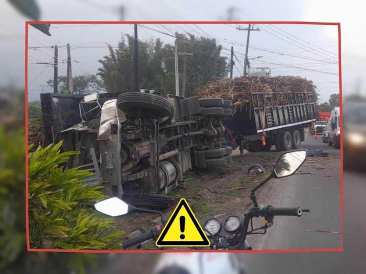 Vuelca cañero en carretera Fortín-Huatusco; conductor resulta herido