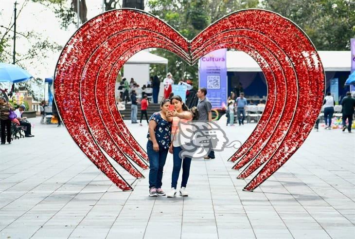 Emblemático sitio de Xalapa fue adaptado para set fotográfico en San Valentín