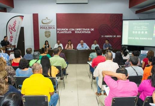 En Poza Rica, destinan 8 millones de pesos en becas del ramo 033