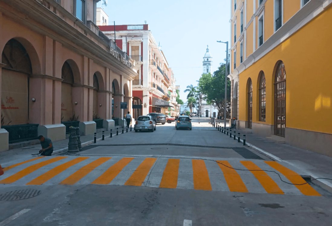 Reabren circulación en la calle Miguel Lerdo en el centro de Veracruz; podría ser peatonal