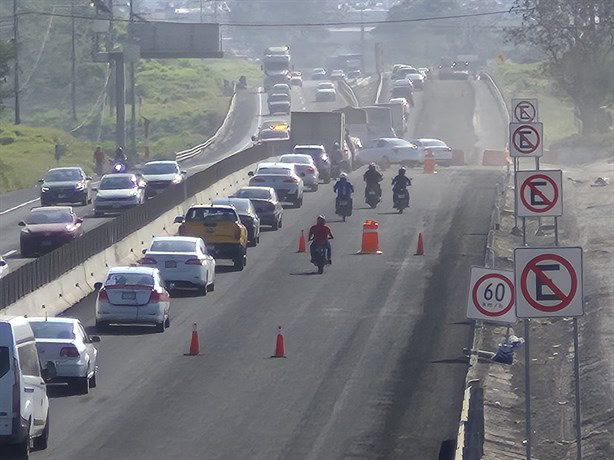 Tráfico pesado en carretera Veracruz - Cardel por trabajos de reencarpetado