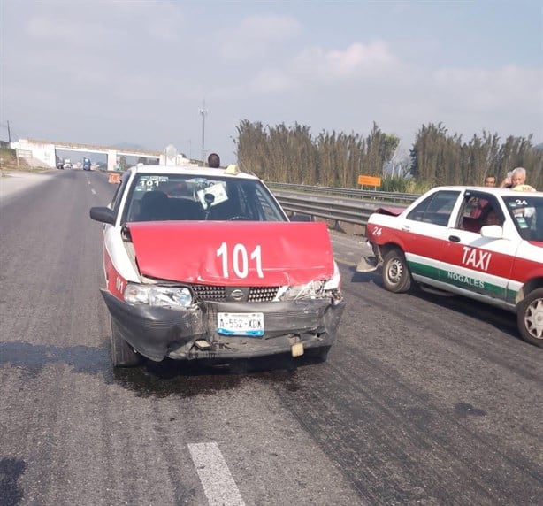 Aparatosa carambola cierra parcialmente la autopista Córdoba-Puebla