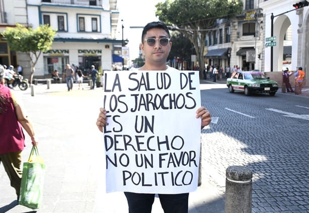 Protesta por derecho a la salud en Xalapa (+VIDEO)