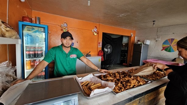 ¿No sabes qué regalar este 14 de febrero? En Poza Rica, ramos de chicharrones son de lo más buscado