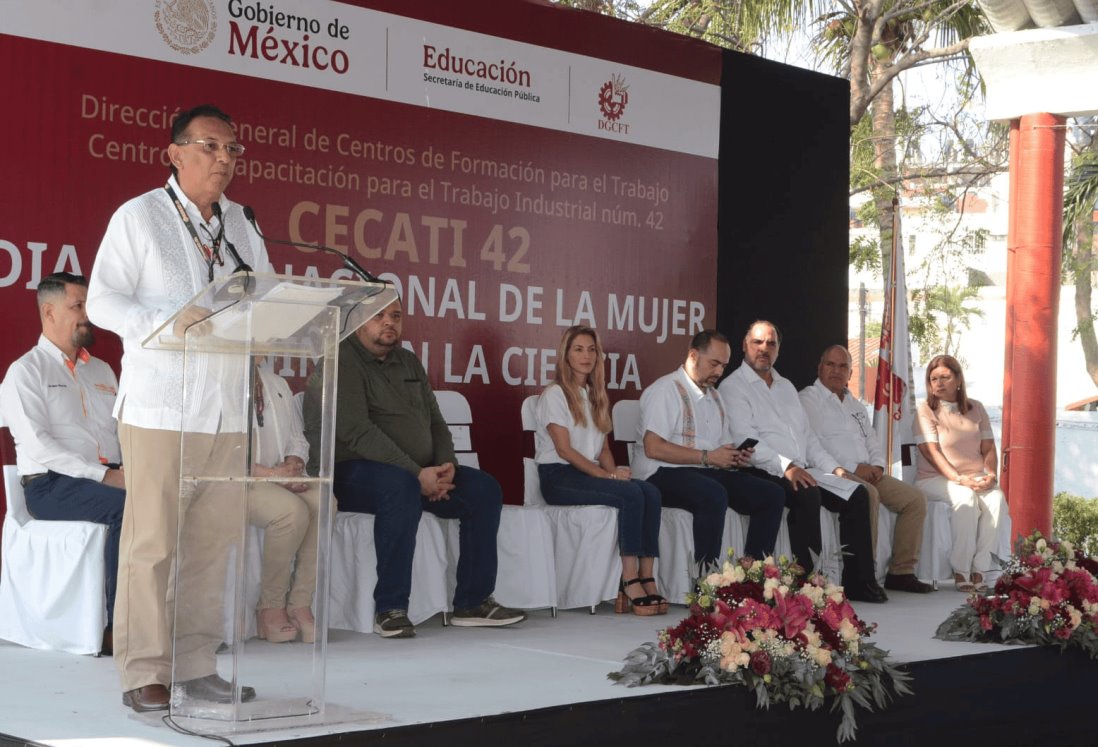 Mujeres avanzan en la ciencia, pero aún son minoría: director del CECATI 42