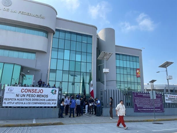 La Delegación Veracruz del Instituto Federal de la Defensoría Pública realizaron una protesta simbólica