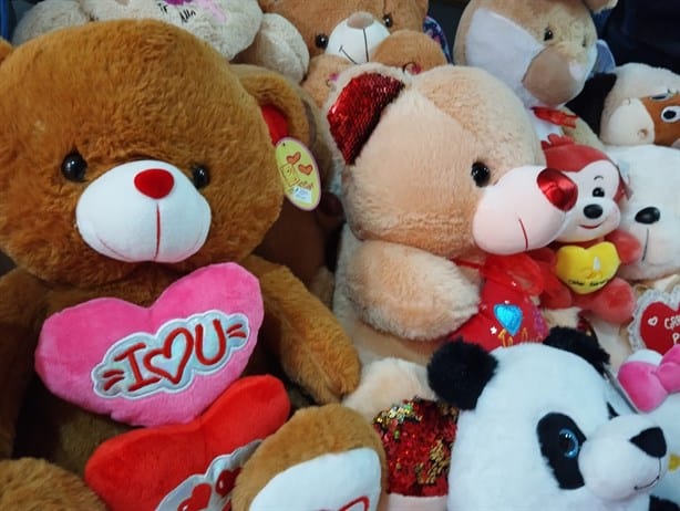 Peluches para demostrar amor el 14 de febrero, ¿una tradición en decadencia? (+VIDEO)