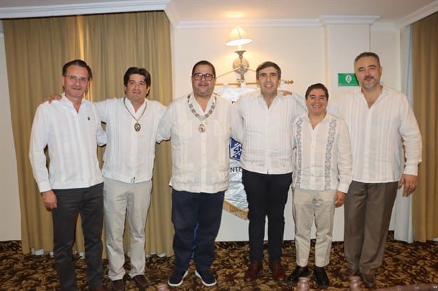 Club SKAL Veracruz realiza cambio de mesa directiva