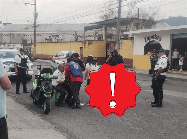 Pareja sufre accidente de moto en Santa Ana Atzacan