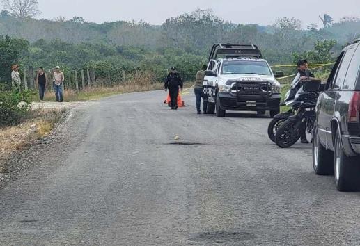 Hallan sin vida a jornalero en carretera Martínez de la Torre-Manantiales