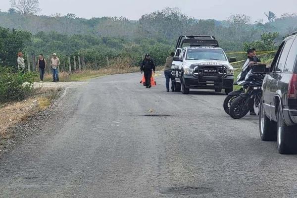 Hallan sin vida a jornalero en carretera Martínez de la Torre-Manantiales