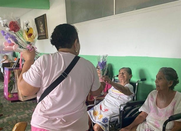 Así celebran el Día del Amor y la Amistad en el Asilo Cogra en Veracruz