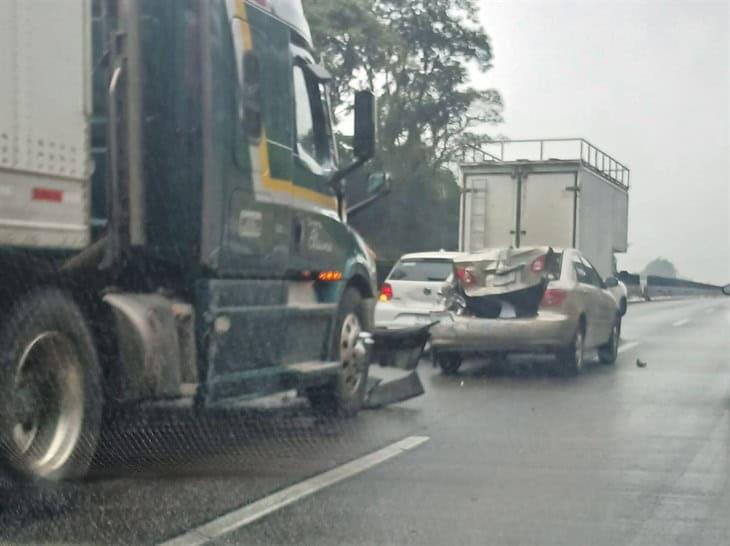 Se registra fuerte carambola en la Orizaba-Córdoba, ¿hay heridos?