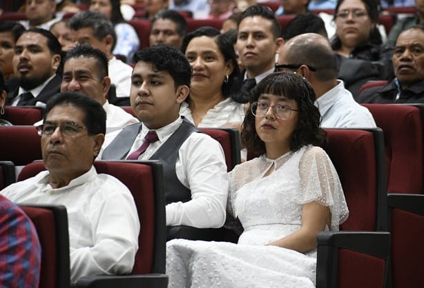 Con el corazón y la ley, 200 parejas sellan su amor en Bodas Colectivas de Xalapa