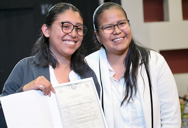 Con el corazón y la ley, 200 parejas sellan su amor en Bodas Colectivas de Xalapa