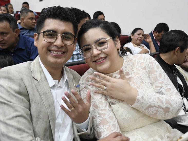 Con el corazón y la ley, 200 parejas sellan su amor en Bodas Colectivas de Xalapa