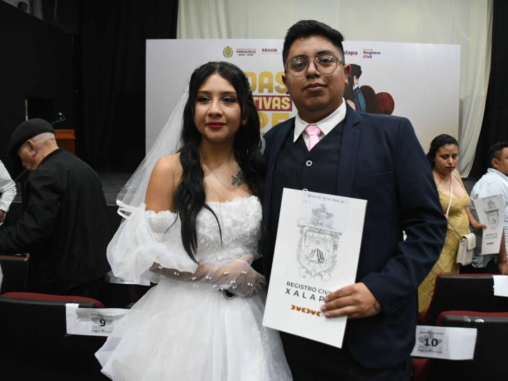 Con el corazón y la ley, 200 parejas sellan su amor en Bodas Colectivas de Xalapa