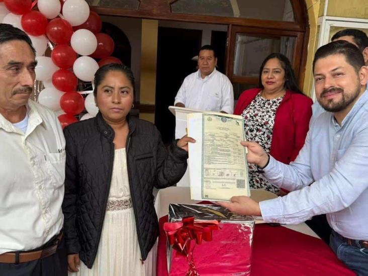 Parejas sellan su amor en Bodas Colectivas de Juchique de Ferrer