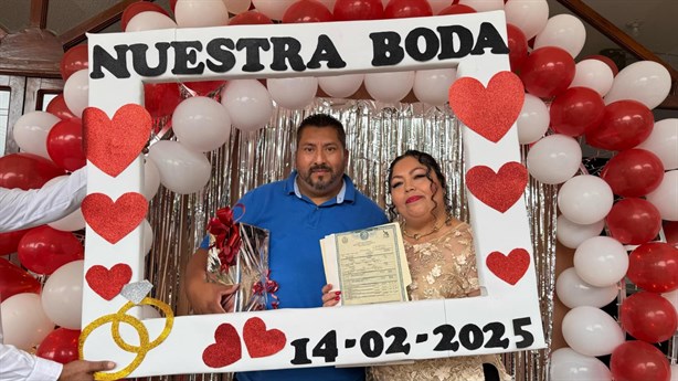 Parejas sellan su amor en Bodas Colectivas de Juchique de Ferrer