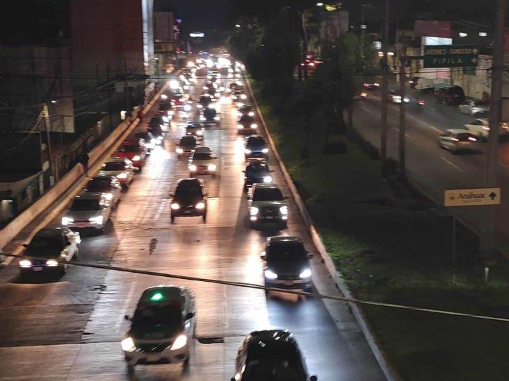 Caos vial en Lázaro Cárdenas, en Xalapa, tras doble accidente