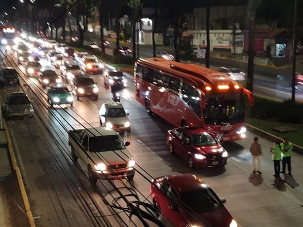 Caos vial en Lázaro Cárdenas, en Xalapa, tras doble accidente