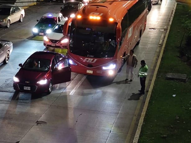 Caos vial en Lázaro Cárdenas, en Xalapa, tras doble accidente